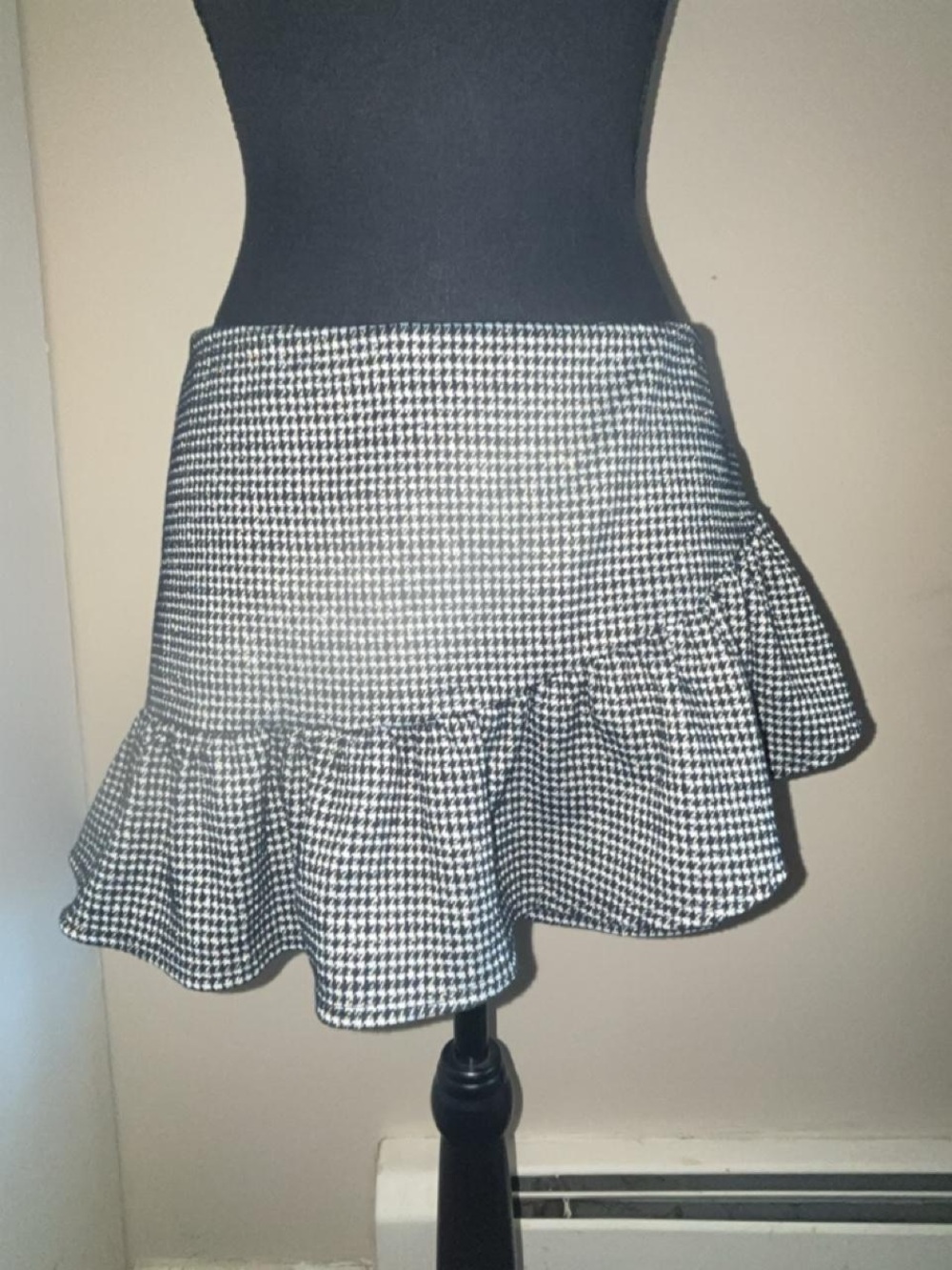 Altar'd State Black & White Houndstooth Ruffle Hem Skater Skort